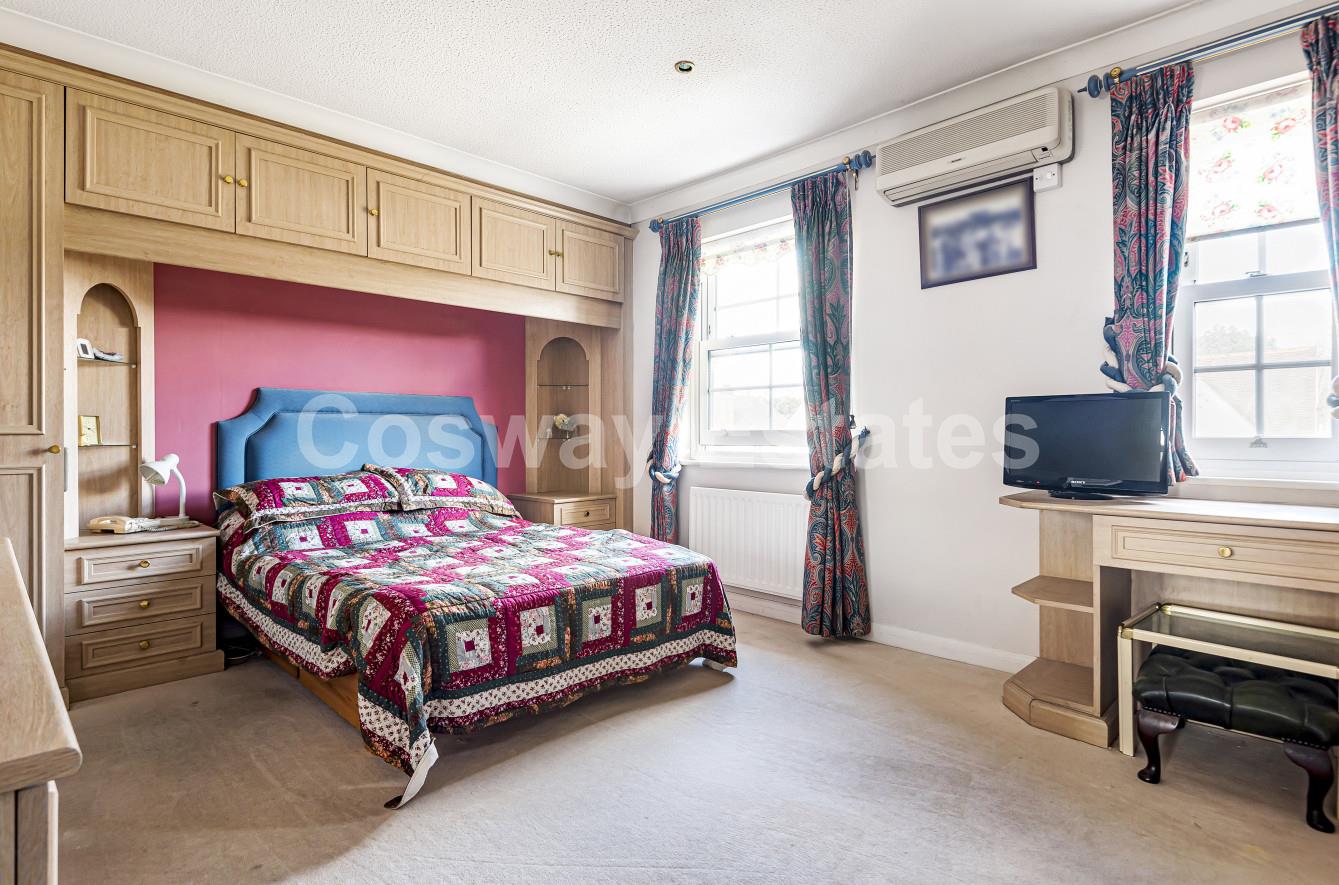 Newcombe Park, Mill Hill